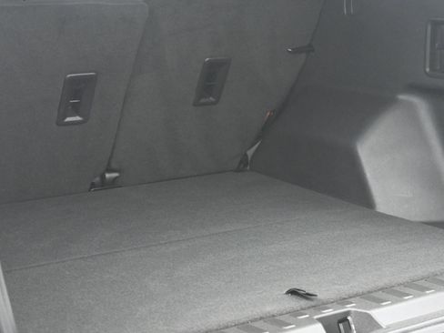 Used 2023 Chevrolet Equinox LT image 16