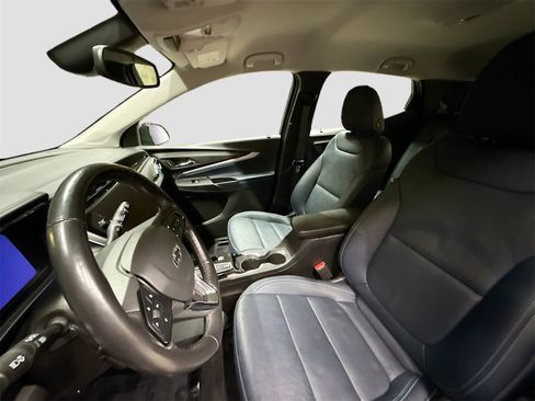 Used 2023 Chevrolet Bolt EUV LT w/ Convenience Package image 21