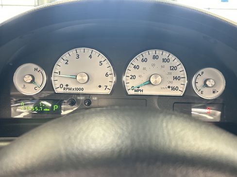 Used 2004 Ford Thunderbird Deluxe image 34