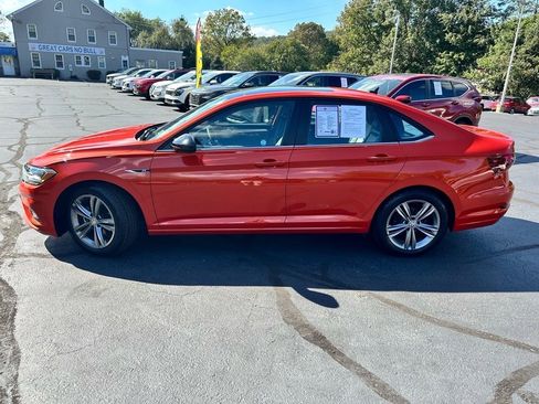 Used 2021 Volkswagen Jetta R-Line w/ R-Line Cold Weather Package image 3