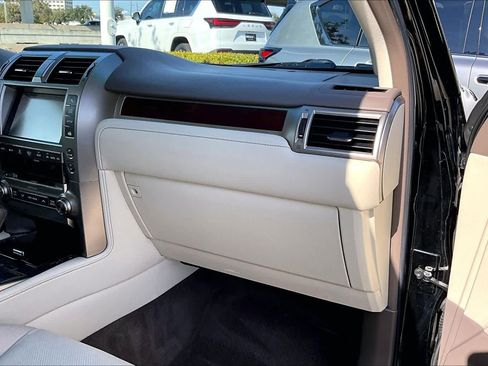 Used 2015 Lexus GX 460 image 15