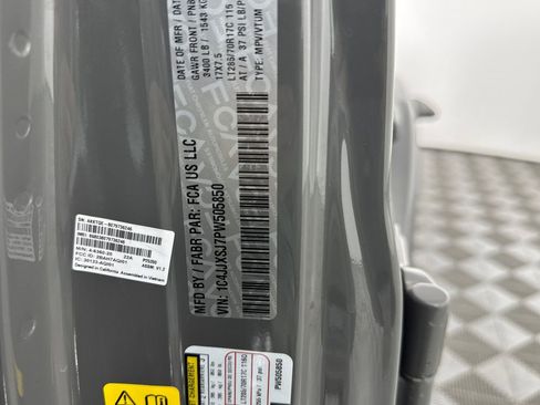 Used 2023 Jeep Wrangler Unlimited Rubicon 392 w/ Dual Top Group image 30