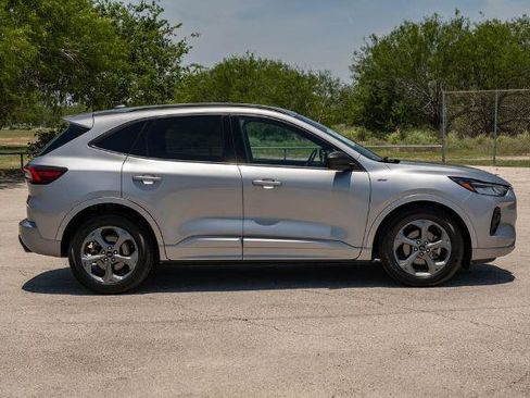 Certified 2023 Ford Escape ST-Line w/ Tech Pack #1 FWD image 9