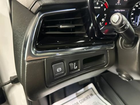 Used 2020 Cadillac XT6 Premium Luxury AWD/4WD image 16