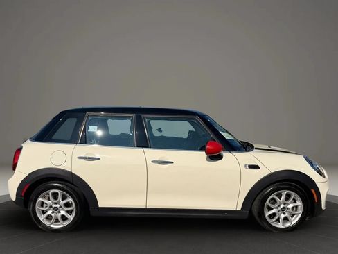 Used 2019 MINI Cooper 4-Door Hardtop w/ Premium Package FWD image 3