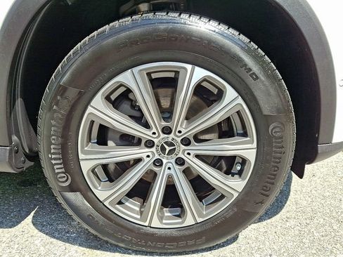 Used 2025 Mercedes-Benz GLC 300 4MATIC image 8