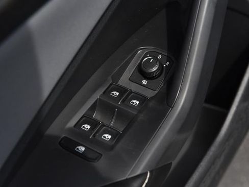 New 2026 Volkswagen Jetta SE FWD image 8