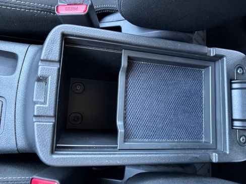 Used 2016 Mitsubishi Outlander ES image 35