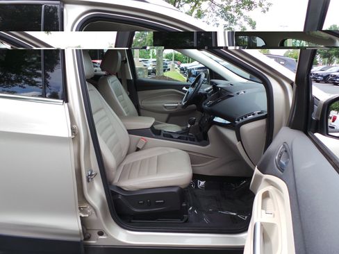 Used 2017 Ford Escape Titanium FWD image 36