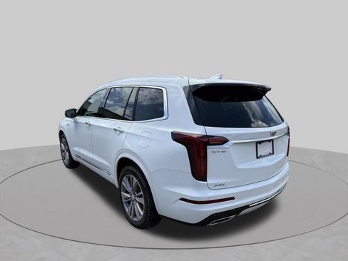 Used 2025 Cadillac XT6 Premium Luxury FWD image 8