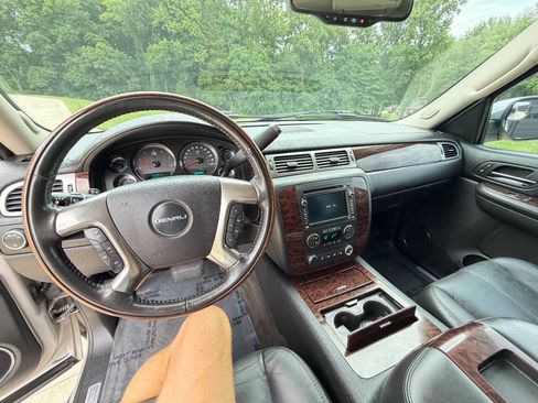 Used 2007 GMC Yukon Denali AWD/4WD image 13