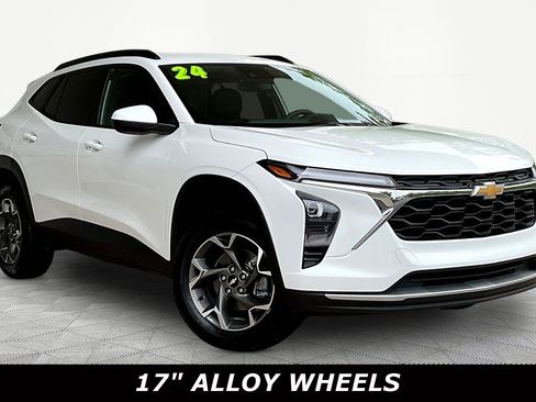 Used 2024 Chevrolet Trax LT FWD image 3