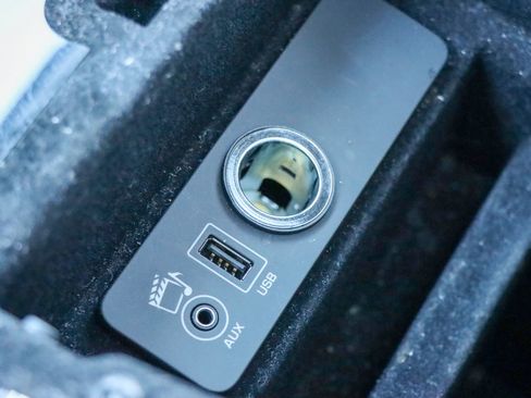 Used 2015 Land Rover Range Rover HSE image 59