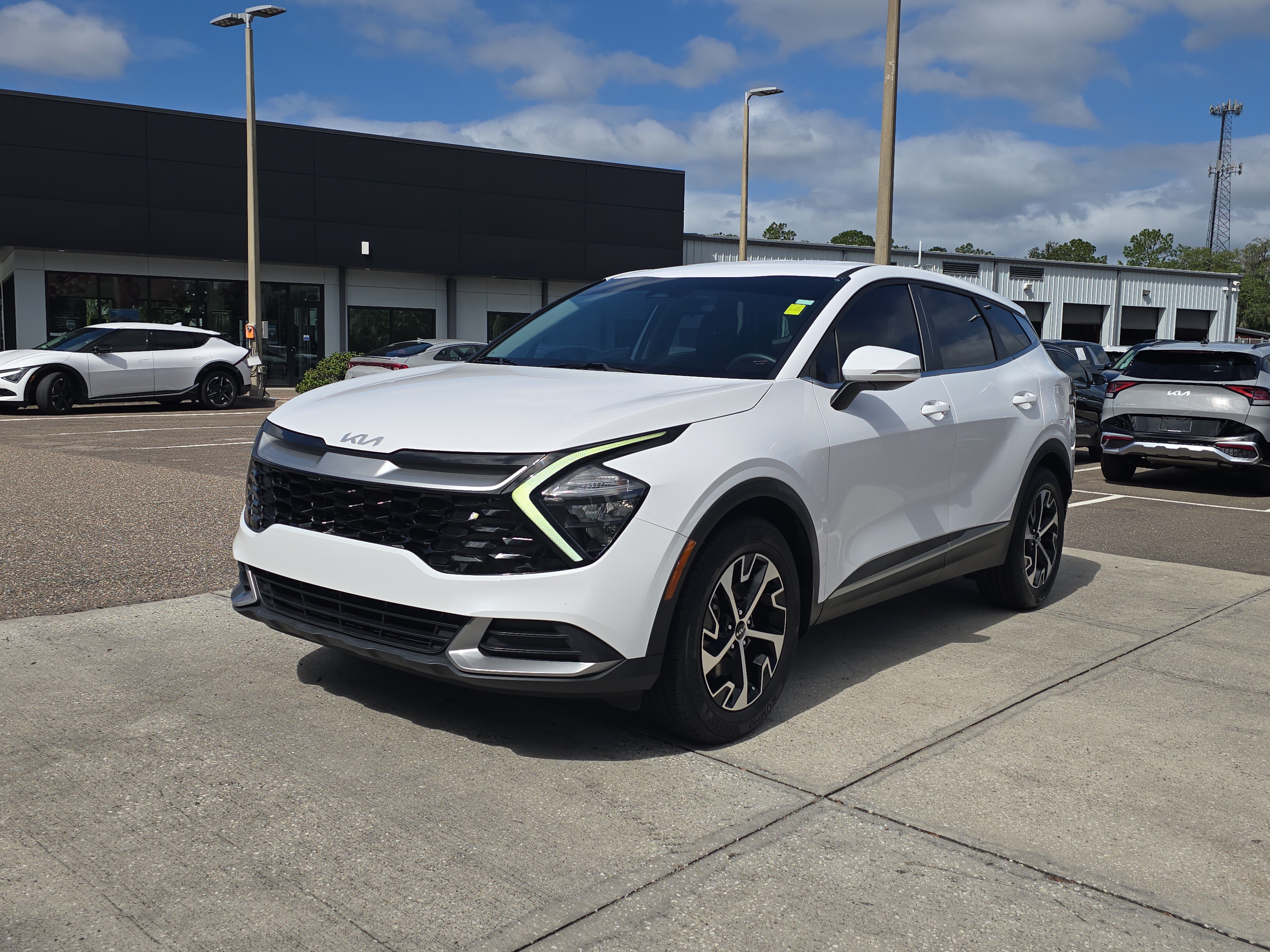 Certified 2023 Kia Sportage EX FWD image 3