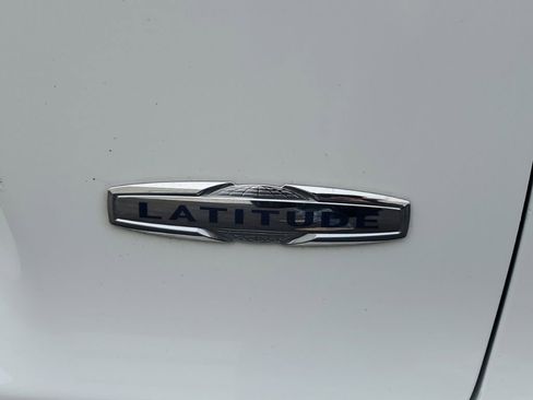 Used 2019 Jeep Cherokee Latitude Plus image 7