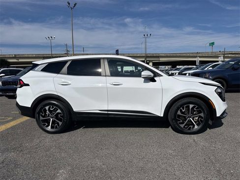 Certified 2023 Kia Sportage EX image 8