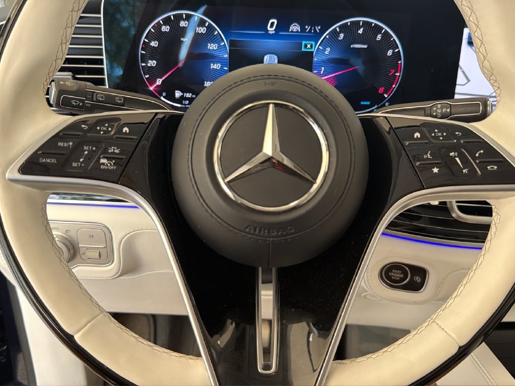 Used 2025 Mercedes-Benz Maybach GLS 600 4MATIC image 40