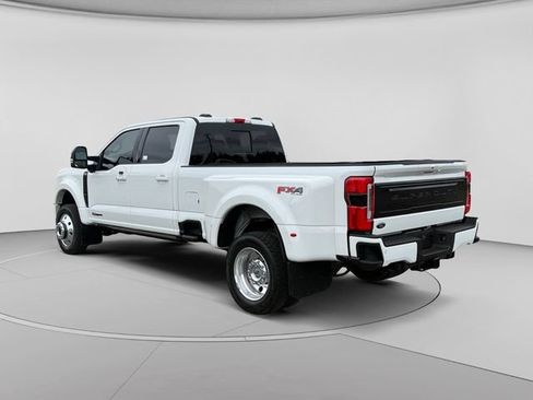 Certified 2025 Ford F450 Platinum w/ FX4 Off-Road Package AWD/4WD image 3