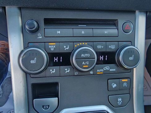 Used 2017 Land Rover Range Rover Evoque SE Premium image 25