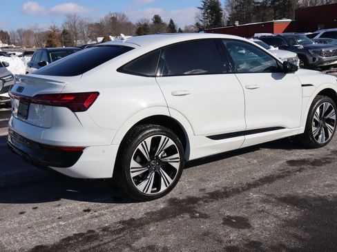 Used 2024 Audi Q8 e-tron Prestige w/ Prestige Package image 5