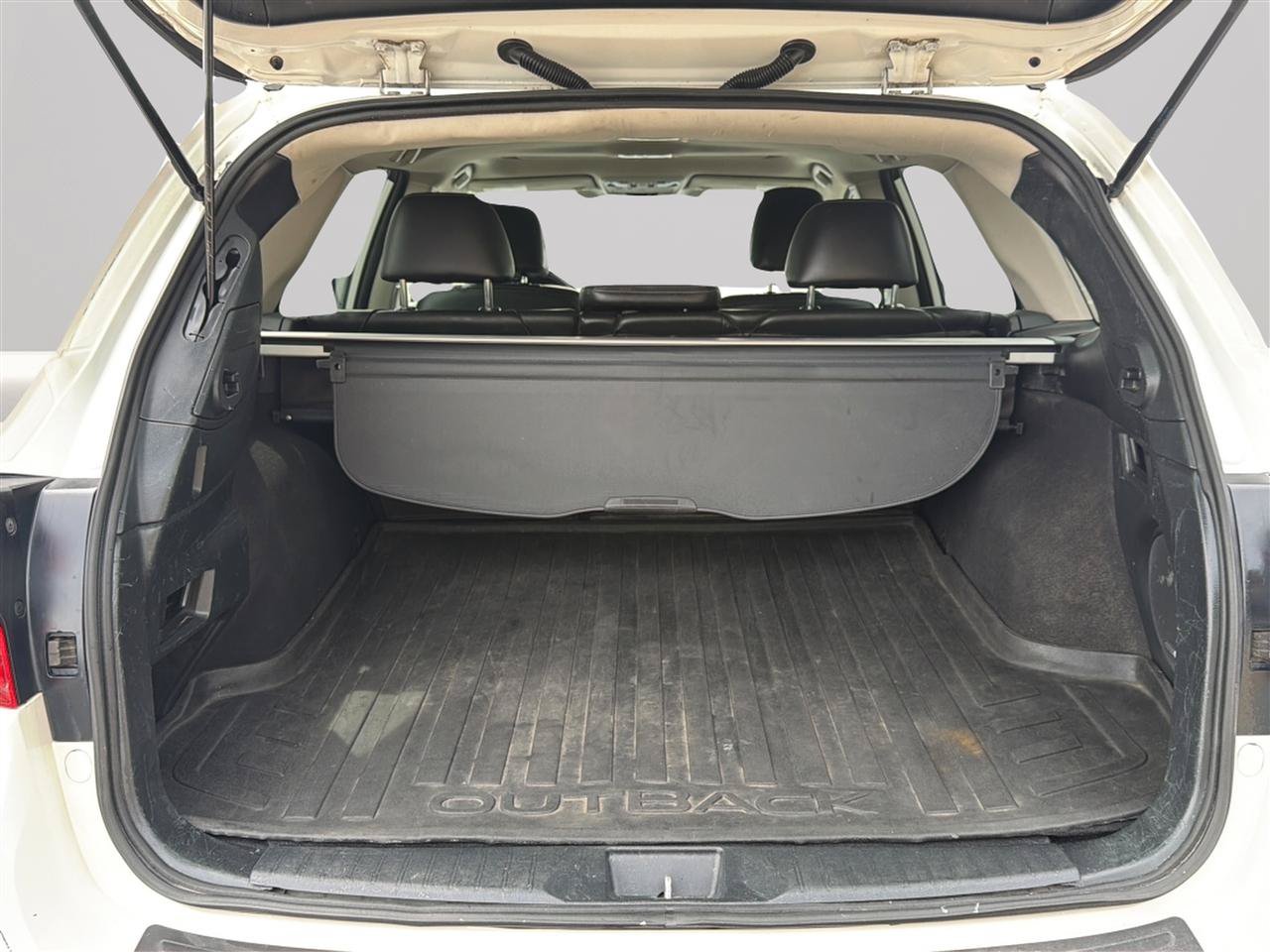 Used 2015 Subaru Outback 2.5i Limited AWD/4WD image 32