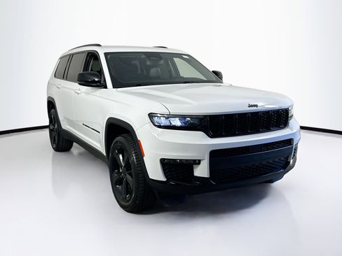 Used 2023 Jeep Grand Cherokee L Limited w/ Black Appearance Package image 3