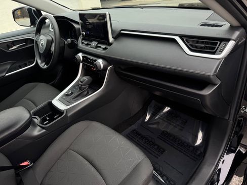 Used 2024 Toyota RAV4 AWD Hybrid image 19