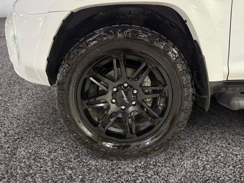 Used 2022 Toyota 4Runner SR5 Premium w/ Moonroof Package image 18