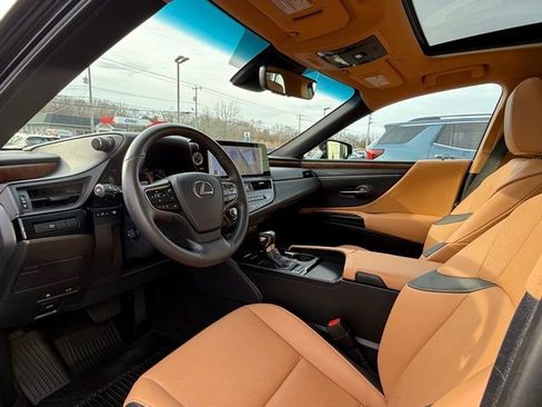 Used 2024 Lexus ES 350 w/ Premium Package image 17
