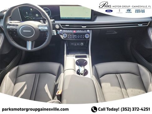 New 2025 Hyundai Sonata Limited image 11