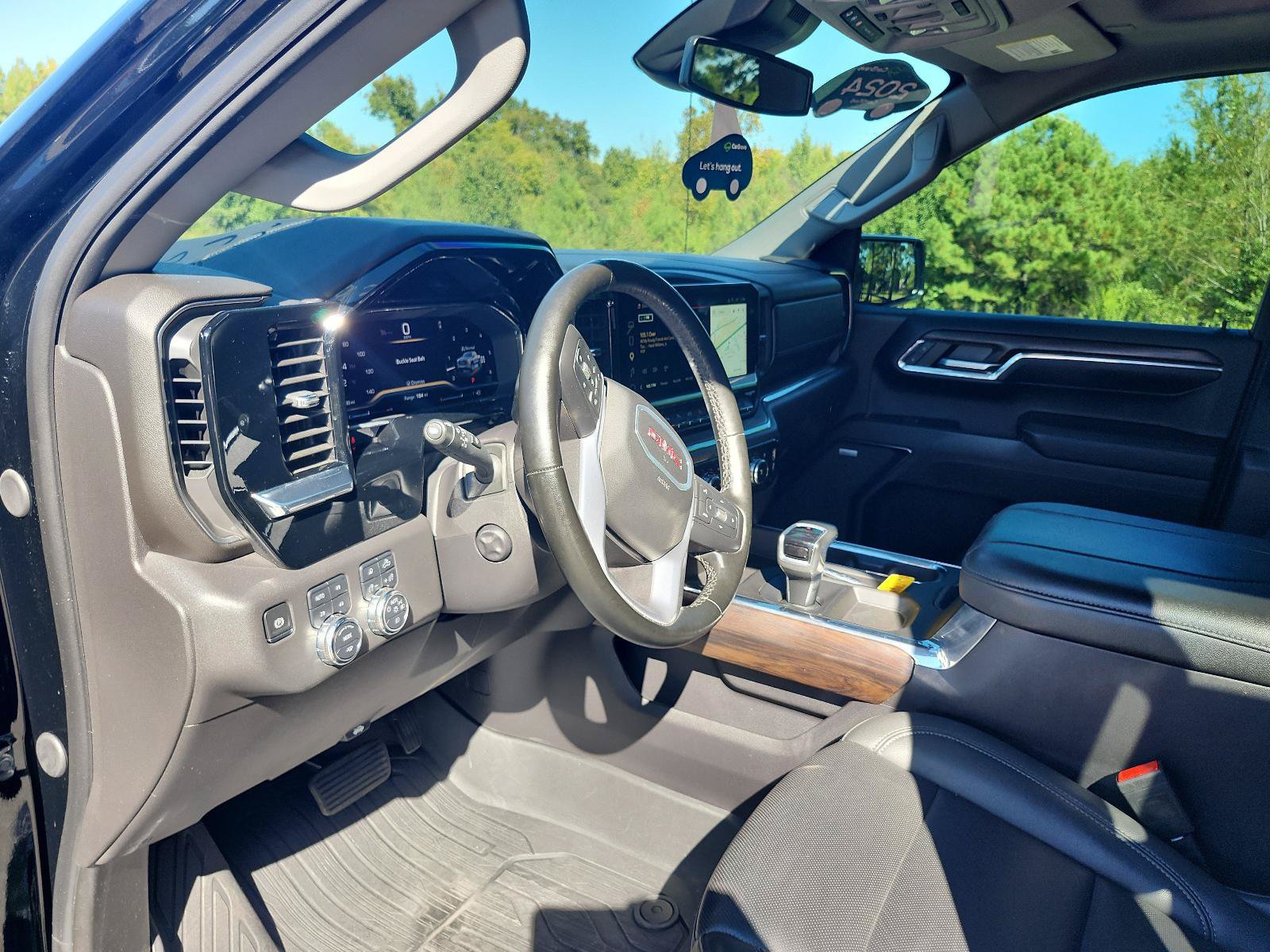 Used 2024 GMC Sierra 1500 SLT w/ SLT Premium Plus Package AWD/4WD image 18
