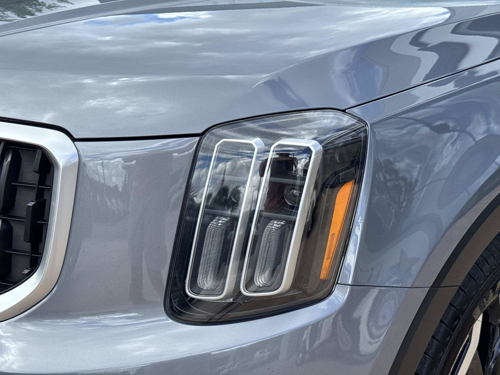Used 2023 Kia Telluride EX FWD image 8