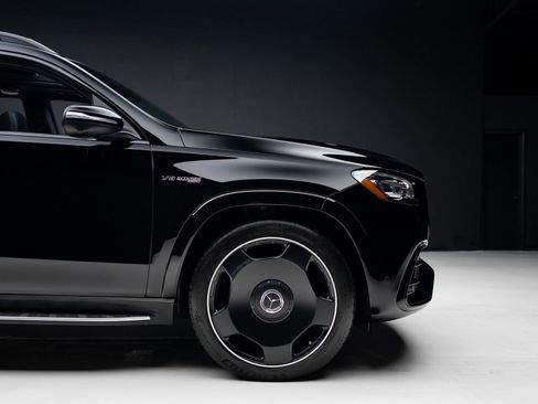 Used 2025 Mercedes-Benz GLS 63 AMG 4MATIC image 41