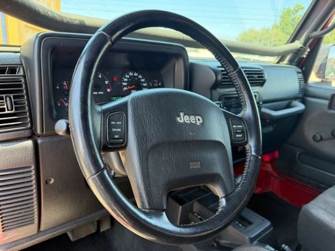 Used 2005 Jeep Wrangler Unlimited Rubicon AWD/4WD image 11