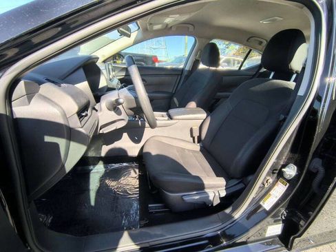 Used 2024 Nissan Sentra S image 9