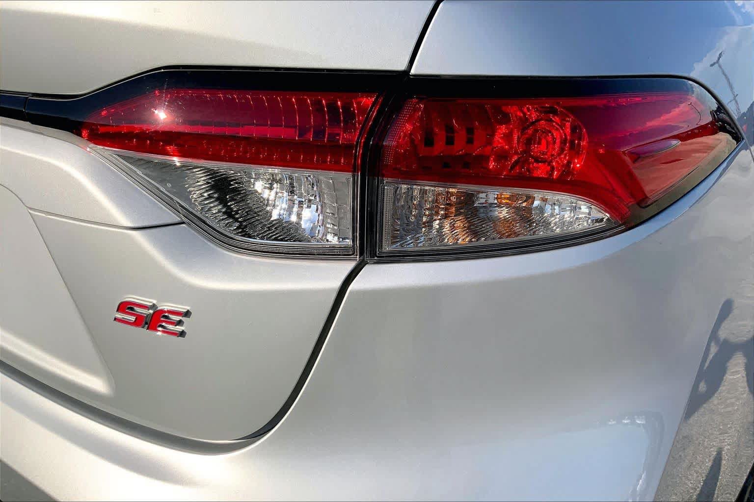 Used 2026 Toyota Corolla SE w/ SE Package FWD image 30