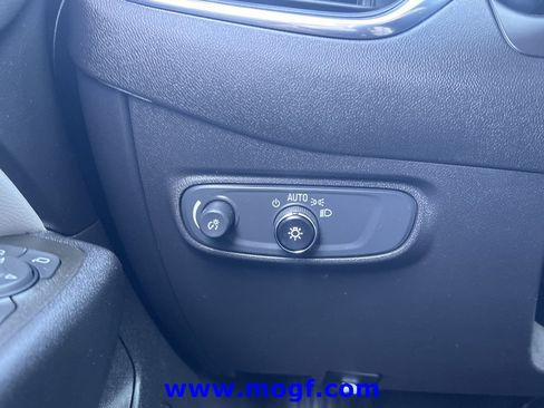 Used 2023 Chevrolet Equinox LT w/ LPO, Floor Liner Package FWD image 17