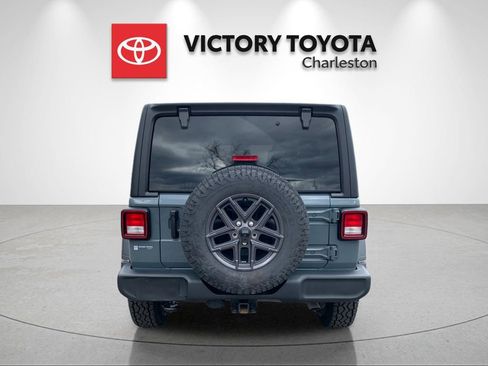 Used 2024 Jeep Wrangler Sport S image 4