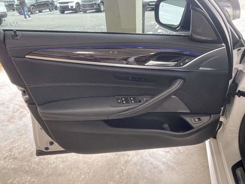 Used 2022 BMW M550i xDrive image 22