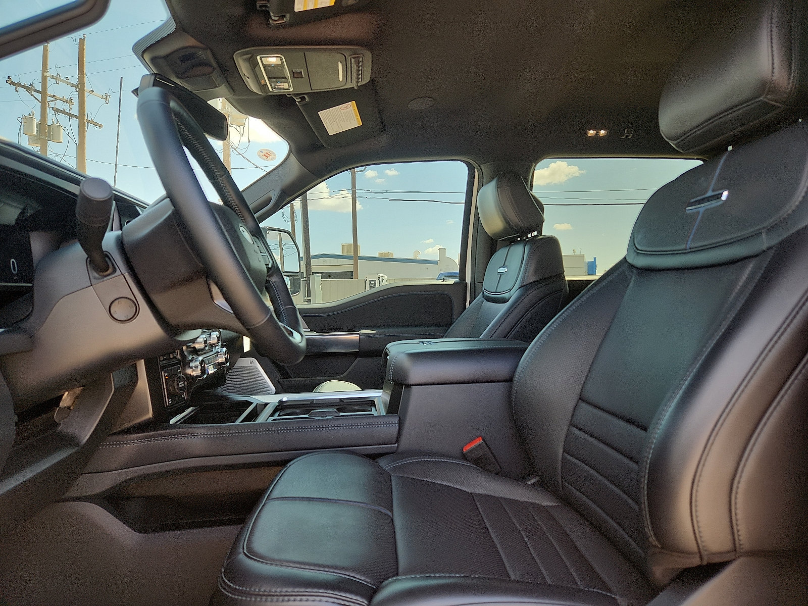 New 2026 Ford F250 Platinum w/ FX4 Off-Road Package AWD/4WD image 11