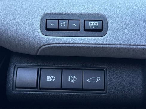 New 2026 Subaru Solterra Premium image 32