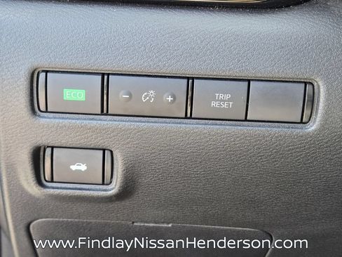 Used 2024 Nissan Sentra SV FWD image 25