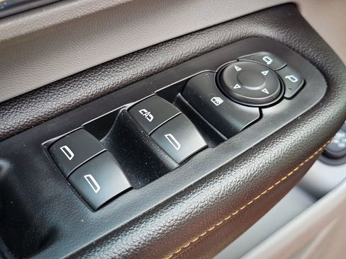 Used 2020 GMC Terrain SLT w/ Preferred Package FWD image 11
