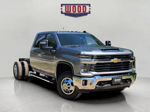 New 2026 Chevrolet Silverado 3500 LT w/ Convenience Package AWD/4WD image 1