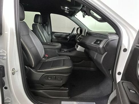 Used 2023 GMC Yukon SLT w/ SLT Luxury Package AWD/4WD image 30