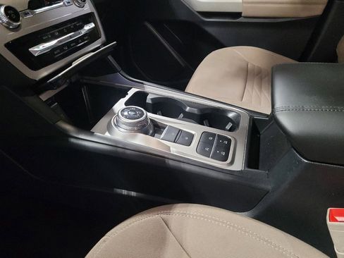 Used 2020 Ford Explorer XLT RWD image 26