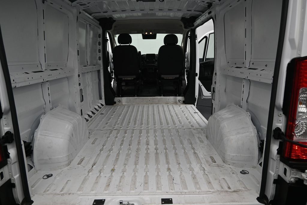 Used 2025 RAM ProMaster 2500 w/ Convenience Group FWD image 12