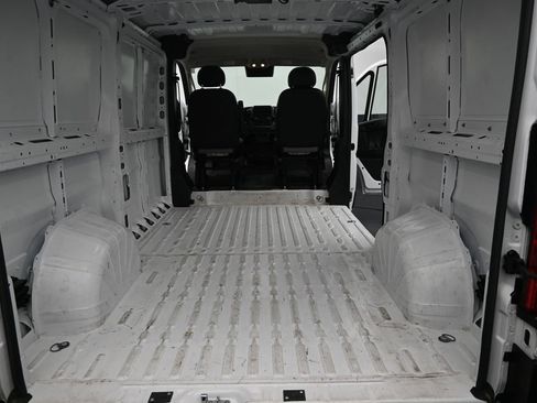 Used 2025 RAM ProMaster 2500 w/ Convenience Group FWD image 12