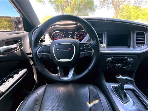 Used 2019 Dodge Charger SXT w/ Leather Interior Group RWD image 6