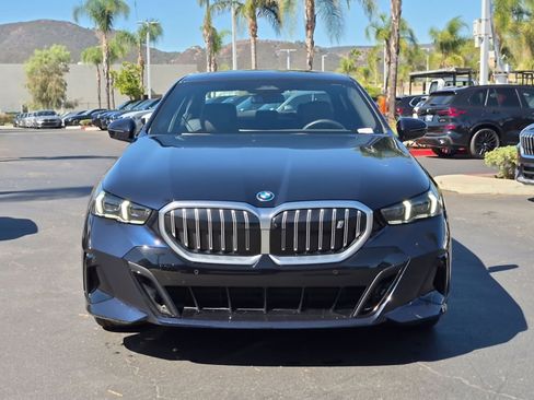 Used 2026 BMW i5 eDrive40 w/ M Sport Package RWD image 3
